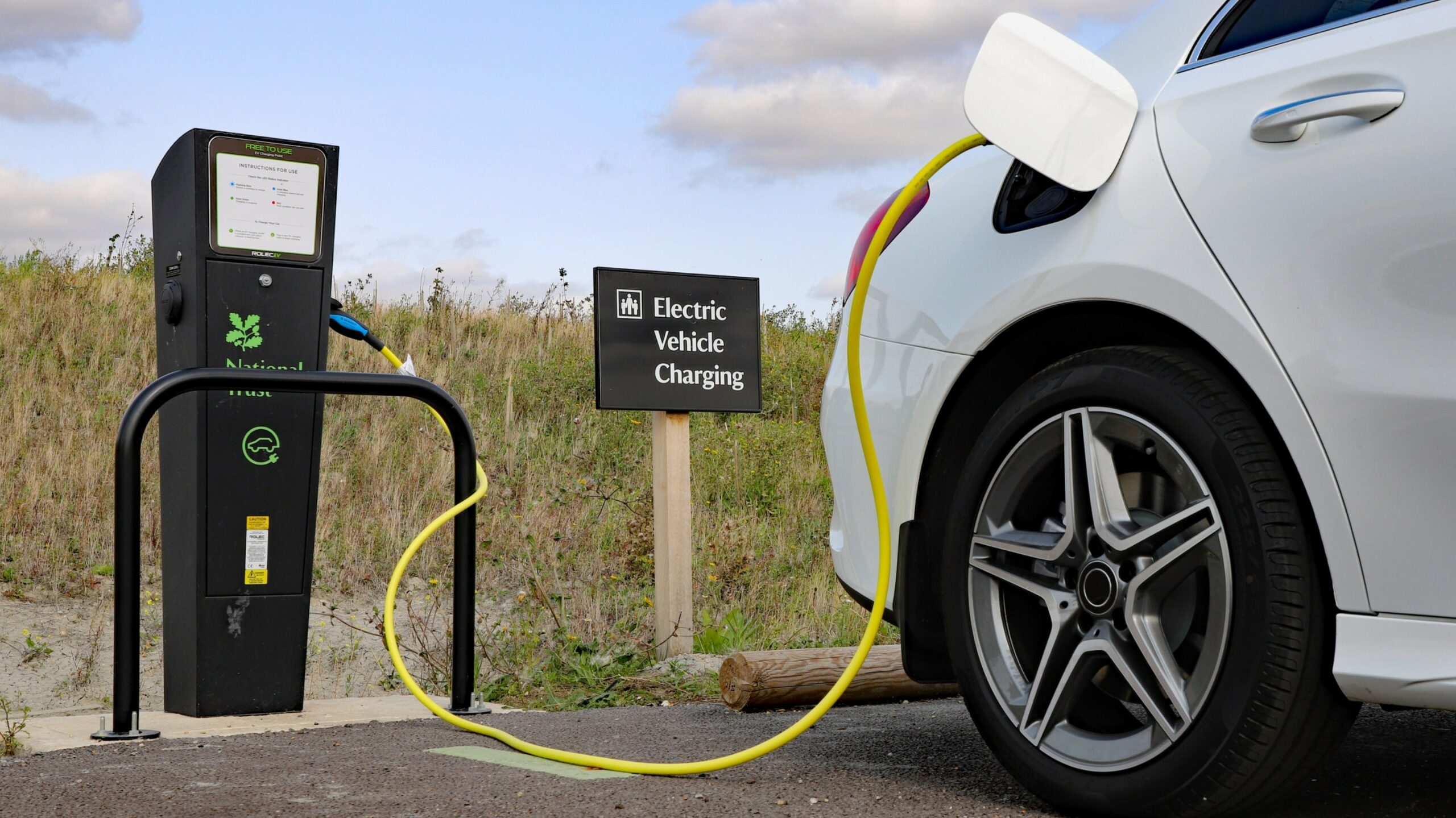 Why Can't Electric Cars Charge Themselves? EcoWut